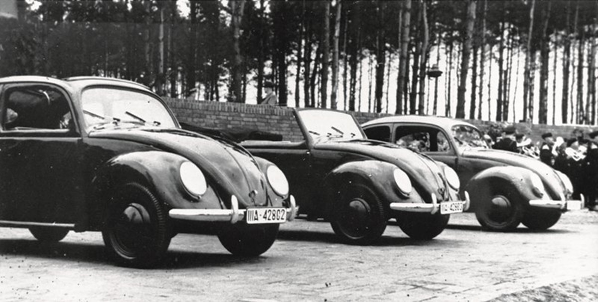 초기 폭스바겐(Volkswagen) 1938년도.jpg