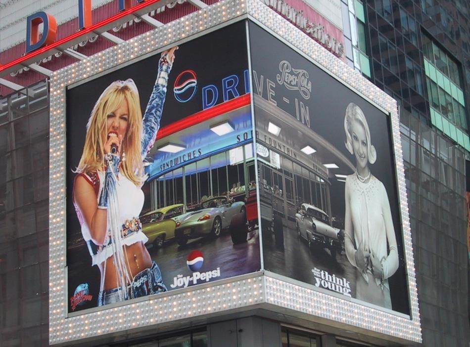 브리트니 스피어스 펩시광고_뉴욕 타임스퀘어 옥외광고 Britney Spears New York Times square resize