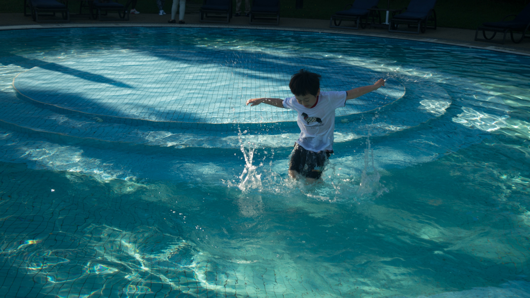 코타키나발루 여행(Travelogue to Kota Kinabalu) _ 수트라하버 리조트 28 수트라하버 퍼시픽 수영장 노는 은결