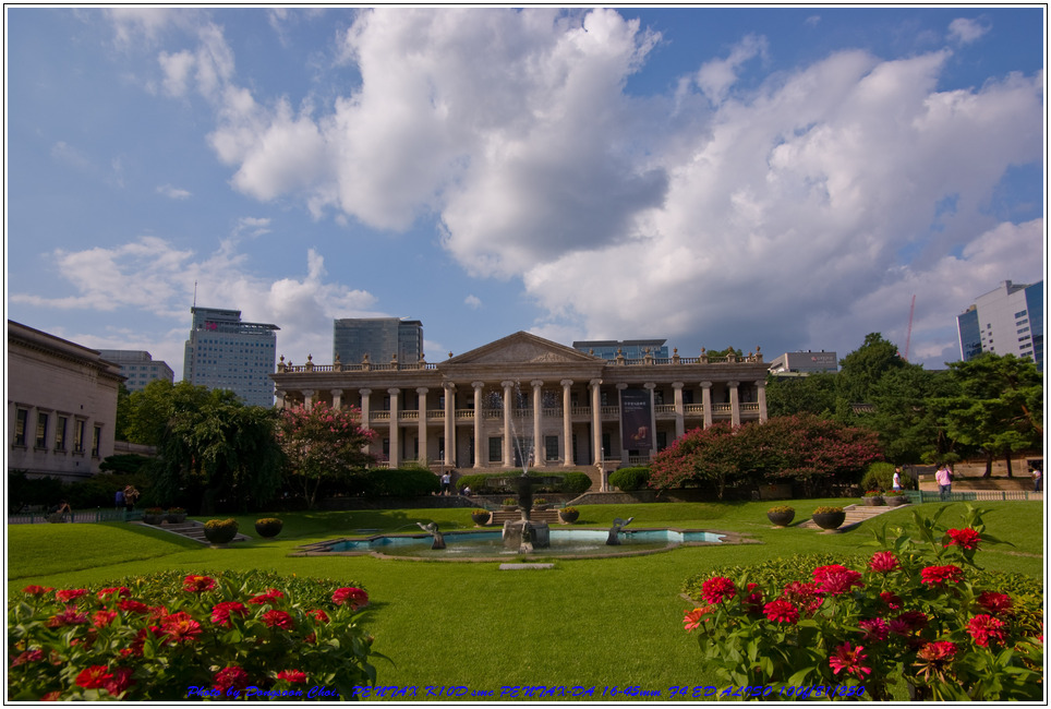   덕수궁 중화문 방향에서 장면으로 바라 본 덕수궁 석조전 