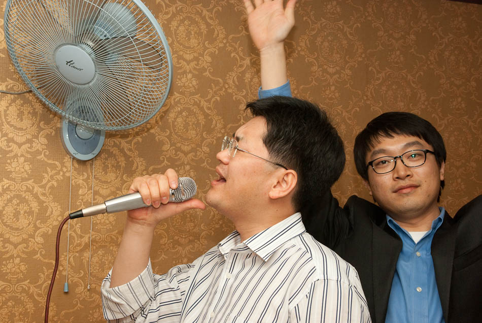 열정의 순간-디자인 품평 후 노래방에 가서 31