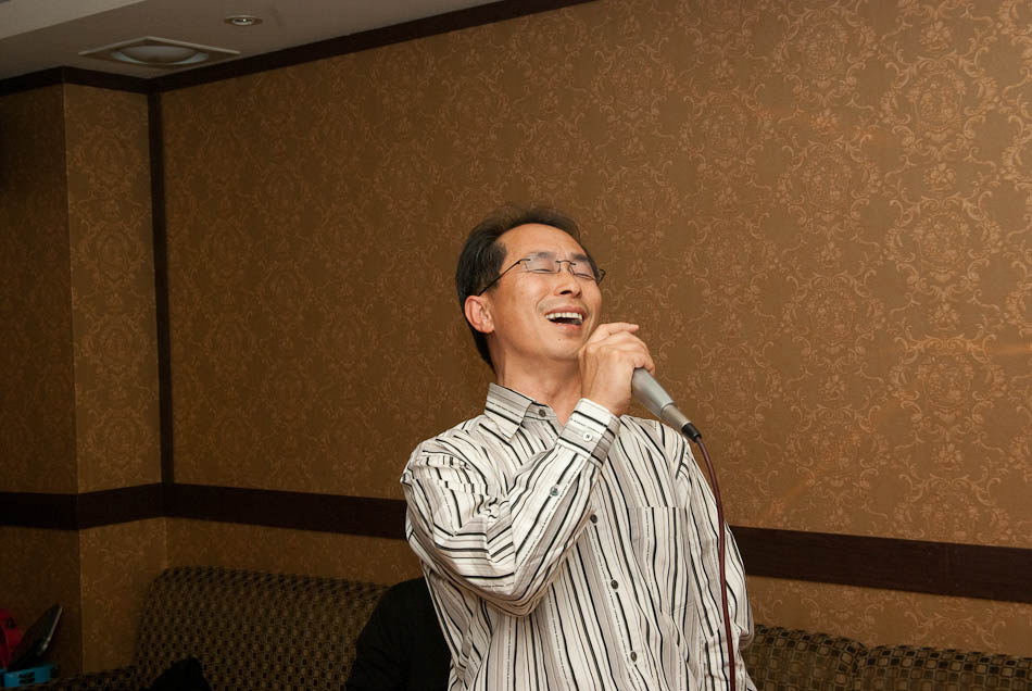 열정의 순간-디자인 품평 후 노래방에 가서 39