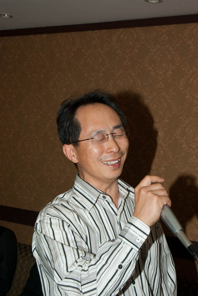 열정의 순간-디자인 품평 후 노래방에 가서 41