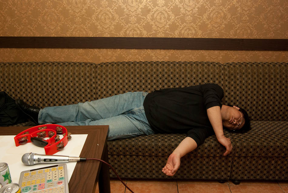 열정의 순간-디자인 품평 후 노래방에 가서 47