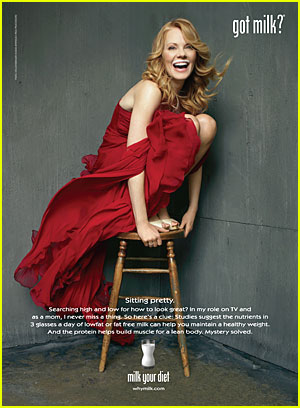 미국의 우유 소비 촉진 갓밀크 캠페인 Original 'got milk?' commercial 4 Got milk Marg Helgenberger.jpg