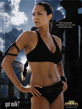 영화 TUM RADER에서 졸리