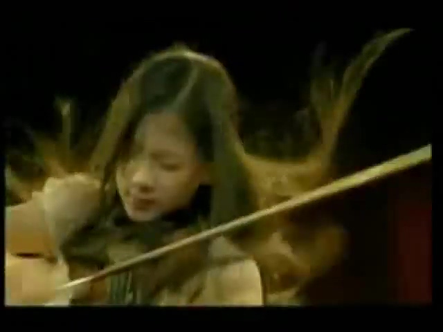 PANTENE A Very Touching Deaf Violinist Commercia  (480p).mp4_20150929_141745.234.jpg