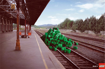 레고광고_Built it기차.jpg