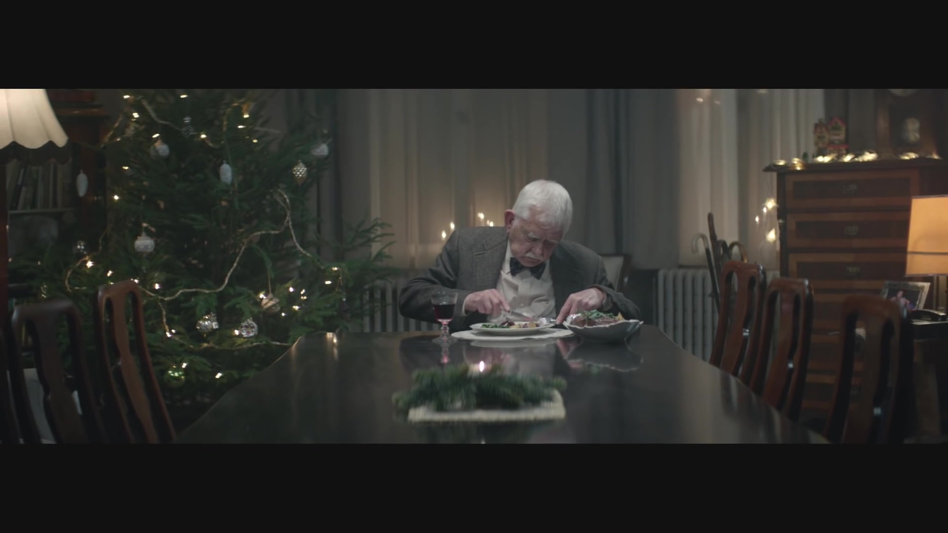 EDEKA Weihnachtsclip(독일 슈퍼마켓 크리마스 광고) - #heimkommen - YouTube (1080p).mp4_20151214_001635.031.jpg