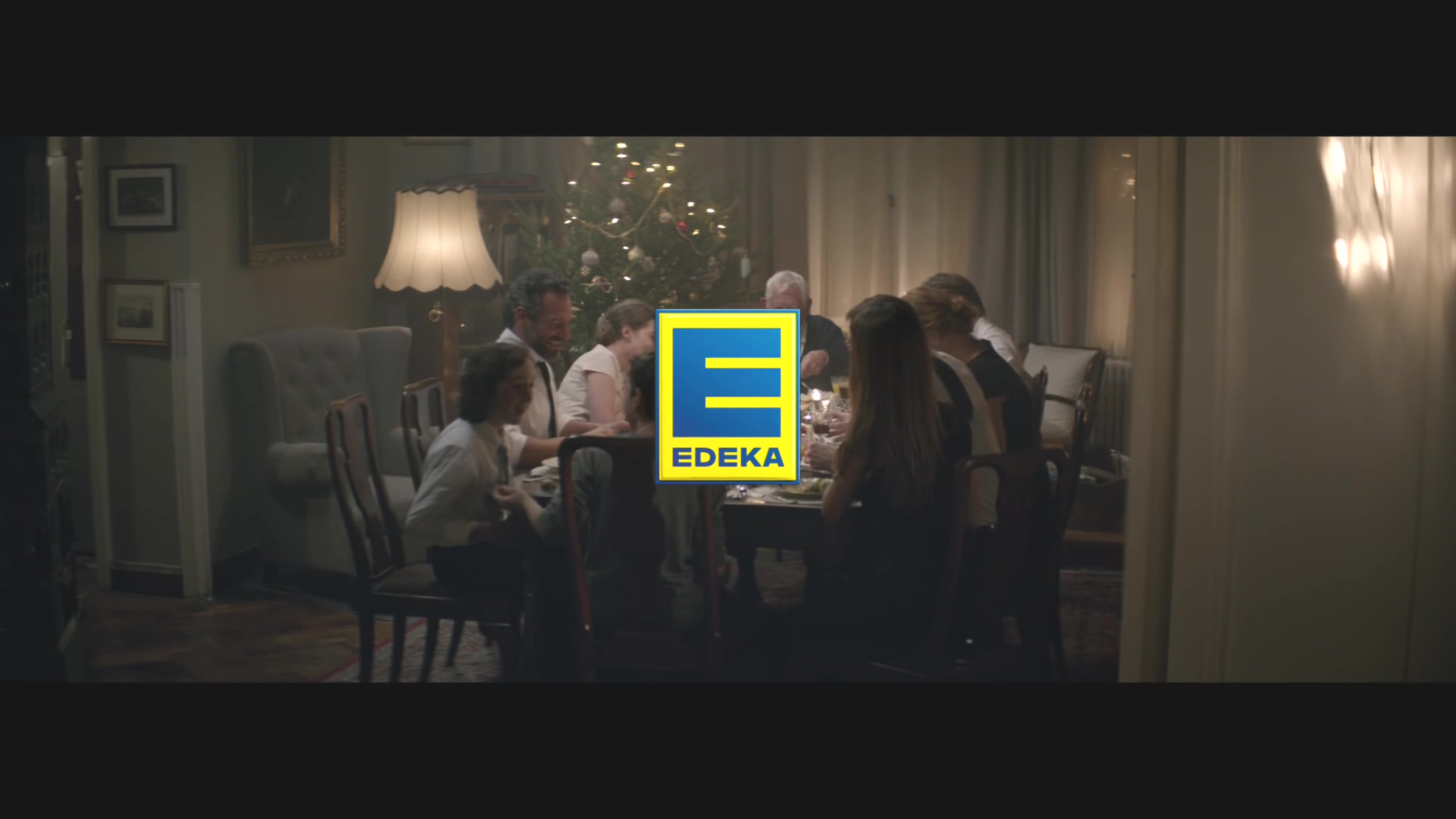 EDEKA Weihnachtsclip(독일 슈퍼마켓 크리마스 광고) - #heimkommen - YouTube (1080p).mp4_20151214_001832.515.jpg