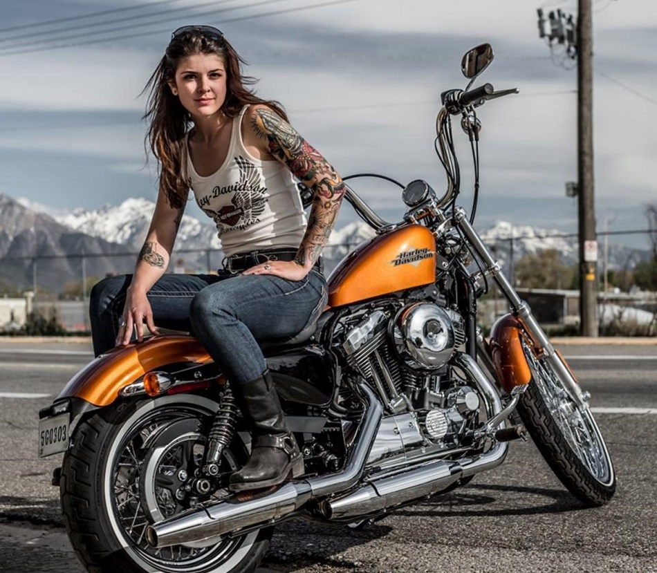 harley-davidson-biker-girl.jpg