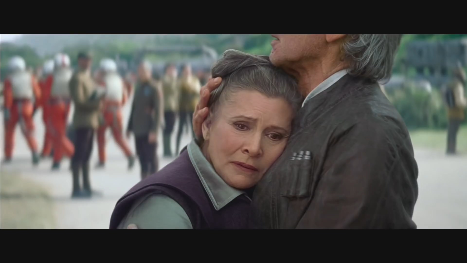 Star Wars_ The Force Awakens Trailer (Official) - YouTube (1080p).mp4_20151226_145253.703.jpg