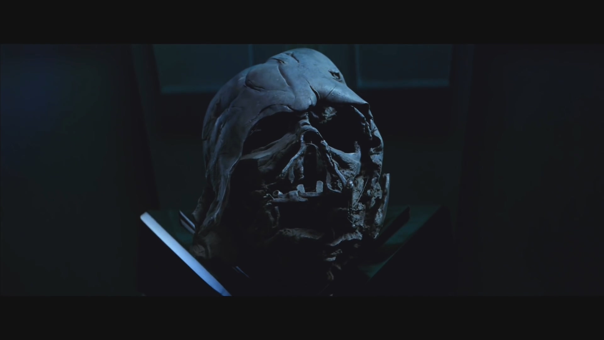 Star Wars_ The Force Awakens Trailer (Official) - YouTube (1080p).mp4_20151226_144622.828.jpg
