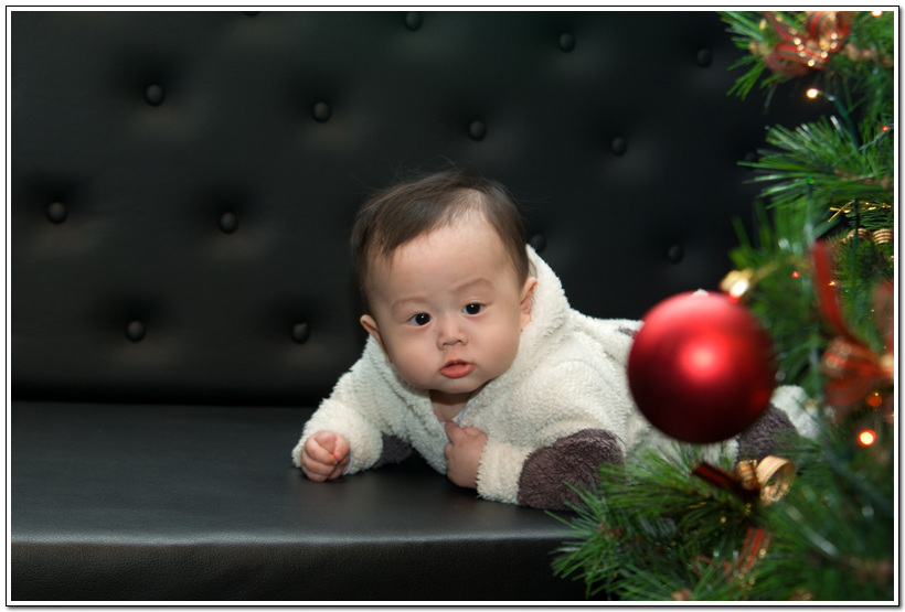 이젠 혼자 앉을 수 있어요...은결 2 크리스마스날 식사하러가서-4772.jpg