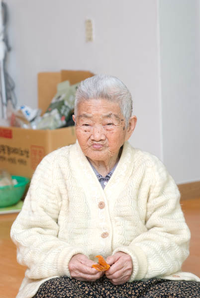 설날 풍경 - 춘천에서 26 설 외할머니-5997.jpg