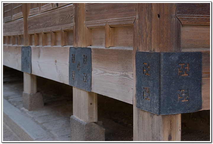 덕수궁에서 발견하는 옛것의 흔적들 87 그냥 옛날이 상상이 된다. 누가 지내던 곳일까? 아궁이