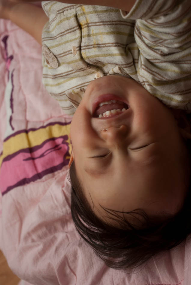 이불위에서 웃는 은결 82