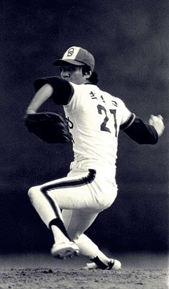 박철순_프로야구 원년 한국시리즈 당시 투구모습