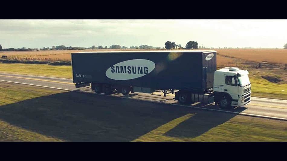 삼성 세이프티 트럭Samsung Safety Truck (English Version) - YouTube (720p).mp4_20160730_061622.719-14