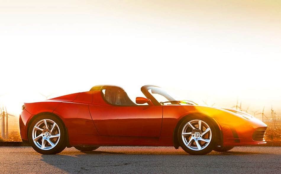 테슬라가 브랜드를 키워가는 방법 - 사용 경험을 통한 구전으로 성공하기 (TESLAs Brand building case study) 5 테슬라 첫번째 스포츠카인 로드스타