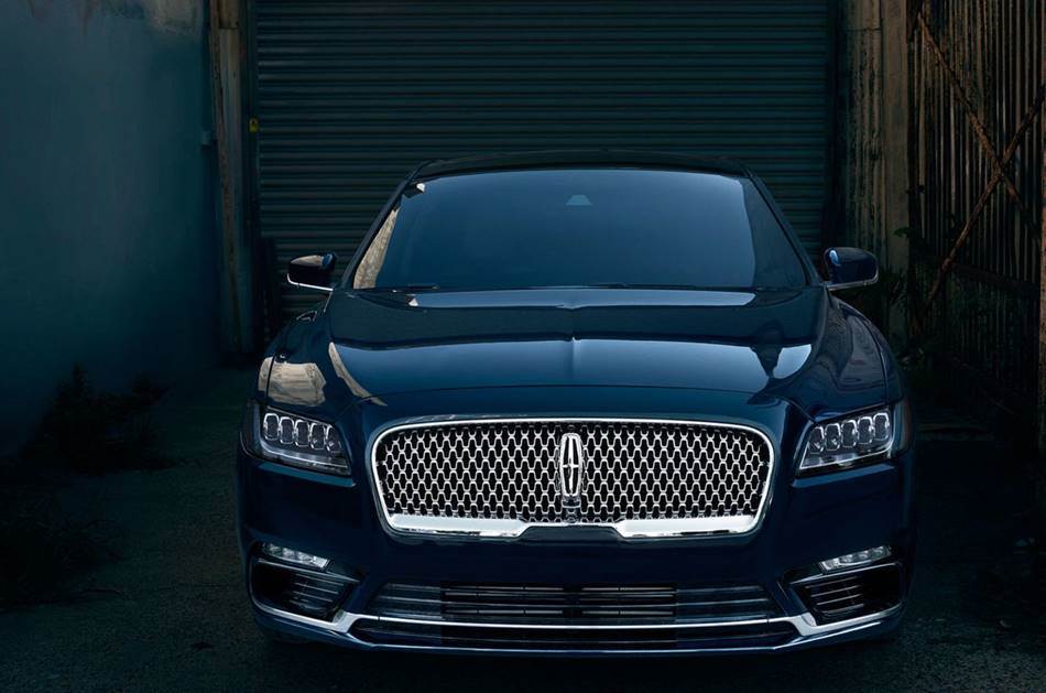 lincoln-continental-campaign-2017_%ec%95%a0%eb%8b%88-%eb%a0%88%eb%b3%b4%eb%b9%84%ec%b8%a0annie-leibovitz_03