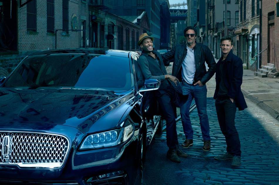 lincoln-continental-campaign-2017_%ec%95%a0%eb%8b%88-%eb%a0%88%eb%b3%b4%eb%b9%84%ec%b8%a0annie-leibovitz_05