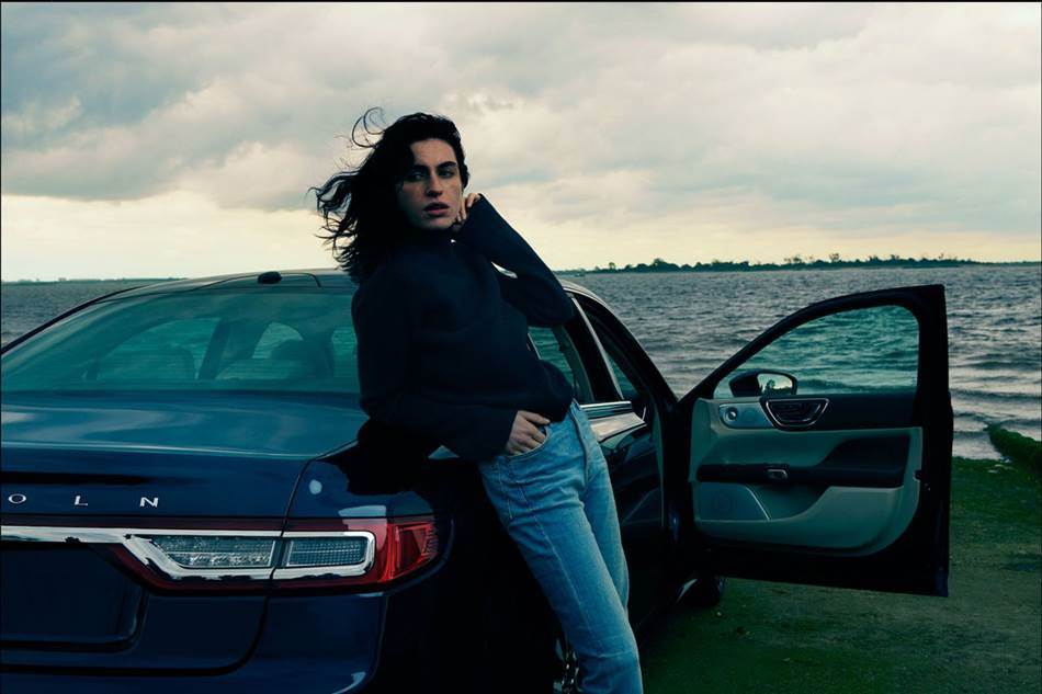 lincoln-continental-campaign-2017_%ec%95%a0%eb%8b%88-%eb%a0%88%eb%b3%b4%eb%b9%84%ec%b8%a0annie-leibovitz_09
