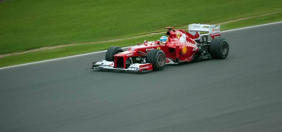 질주하는 페라리