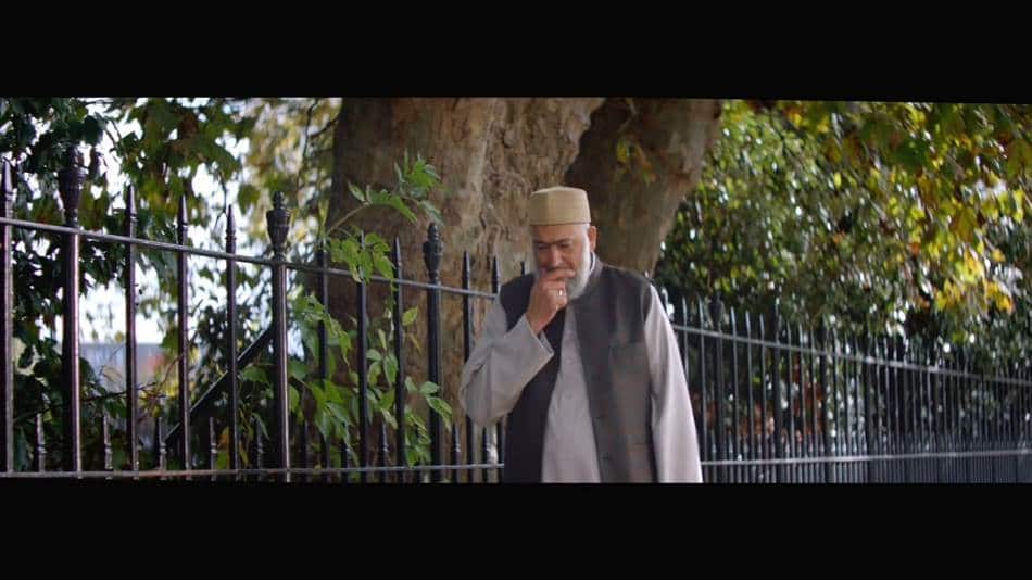 2015%eb%85%84-%ec%95%84%eb%a7%88%ec%a1%b4-%ed%94%84%eb%9d%bc%ec%9e%84-%ec%8b%9c%ec%a6%8c-%ea%b4%91%ea%b3%a0_new-amazon-prime-commercial-2016_a-priest-and-imam-meet-for-a-cup-of-tea07