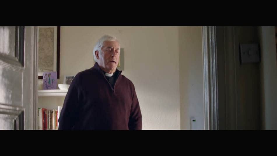 2015%eb%85%84-%ec%95%84%eb%a7%88%ec%a1%b4-%ed%94%84%eb%9d%bc%ec%9e%84-%ec%8b%9c%ec%a6%8c-%ea%b4%91%ea%b3%a0_new-amazon-prime-commercial-2016_a-priest-and-imam-meet-for-a-cup-of-tea08