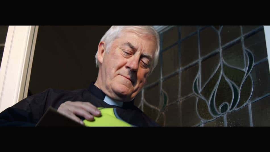 2015%eb%85%84-%ec%95%84%eb%a7%88%ec%a1%b4-%ed%94%84%eb%9d%bc%ec%9e%84-%ec%8b%9c%ec%a6%8c-%ea%b4%91%ea%b3%a0_new-amazon-prime-commercial-2016_a-priest-and-imam-meet-for-a-cup-of-tea12