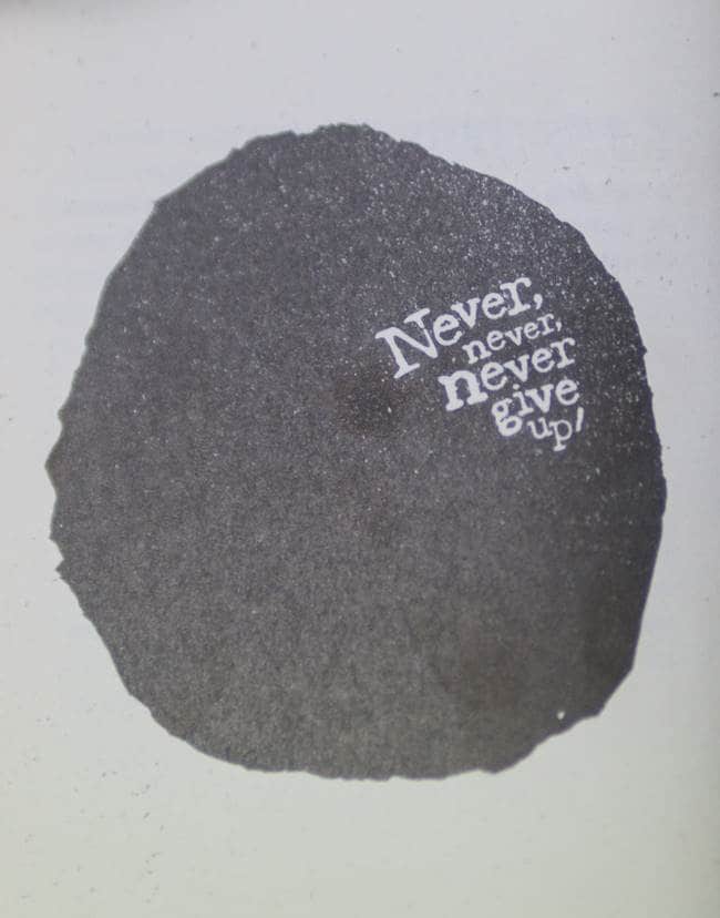 어느 날 400억원의 빚을 진 남자_Never never never give up -2914