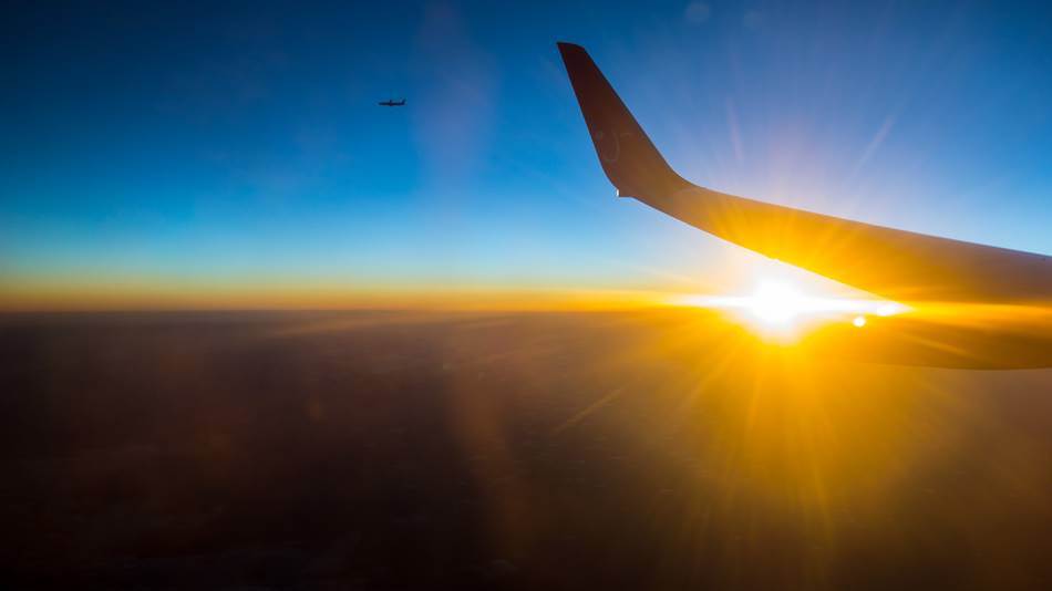 돌아오는 비행기에서 담아본 일몰