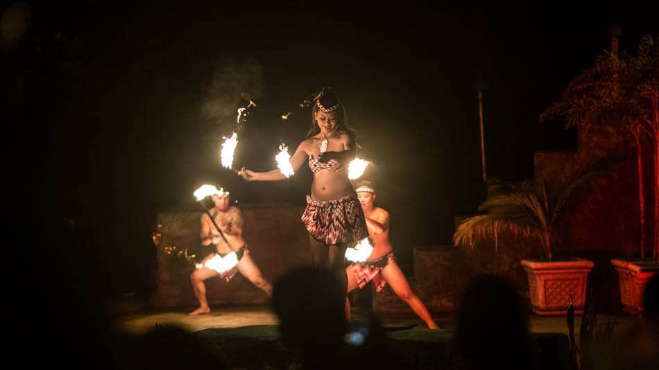 퍼시픽 판타지 디너쇼 (Pacific Fantasy Dinner Show) 장면