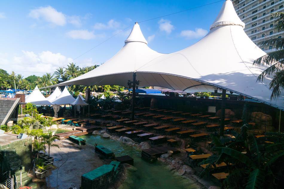 아침녁의 디너쇼장