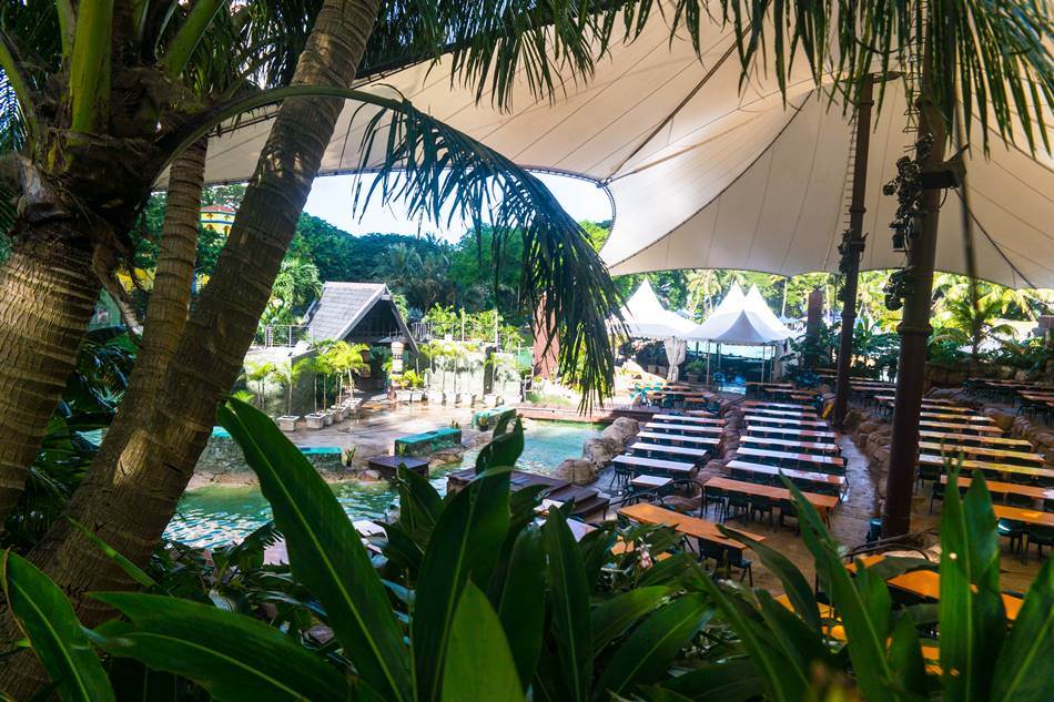 아침녁의 디너쇼장