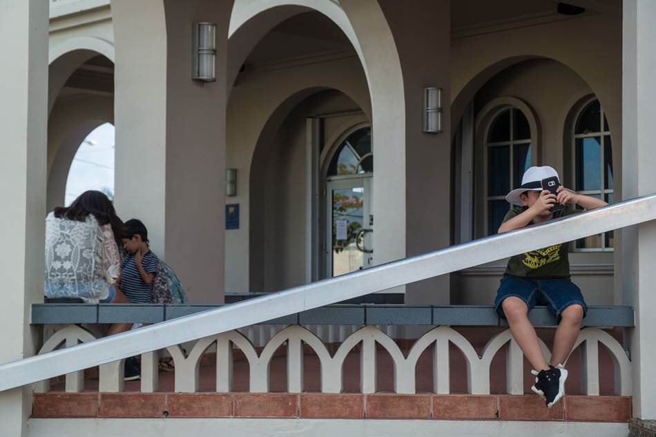 아가나대성당_스마트폰하는-은결