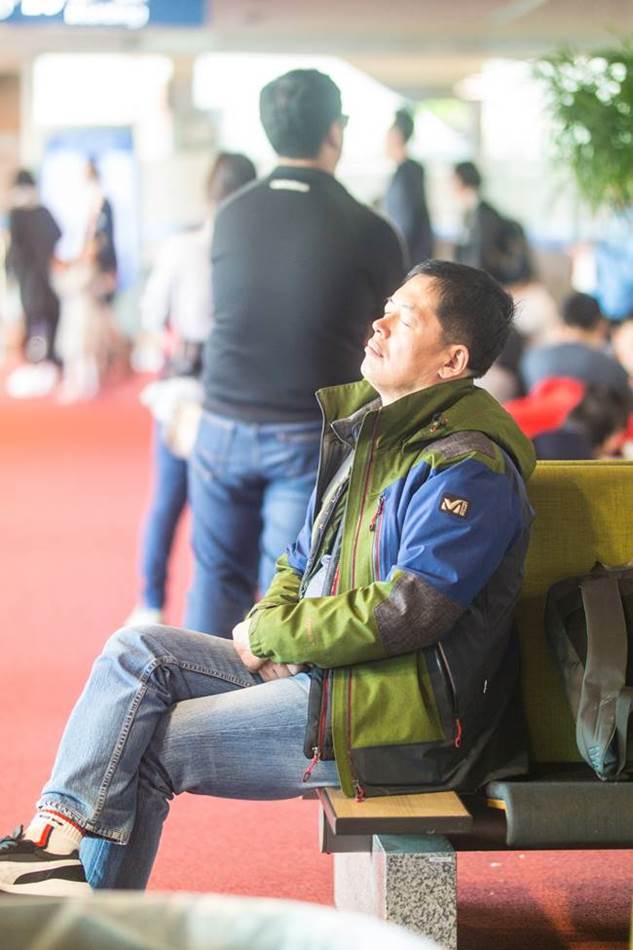괌여행_출발_인천공항_항공편-지연에-따라-대기에-지친-형님