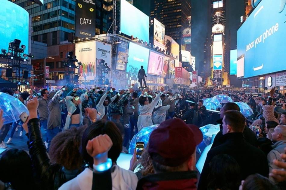삼성 갤럭시 S8 언팩 행사 시 뉴욕 타임스퀘어 옥외광고 Galaxy S8 Time Square_OOH_Main Unpack20170330