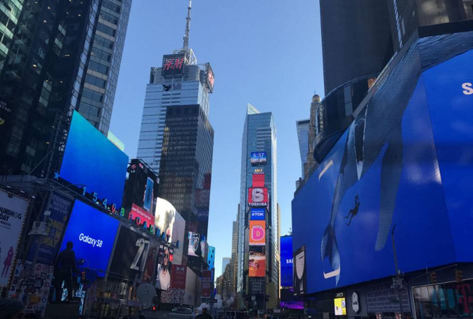 삼성 갤럭시 S8 언팩 행사 시 뉴욕 타임스퀘어 옥외광고 Galaxy S8 Time Square_OOH_Main Unpack20170330