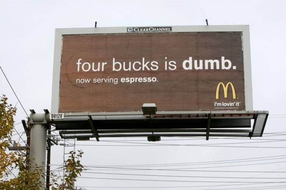 맥도날드 광고 - 4달러짜리 스타벅스를 마시는 것은 바보다