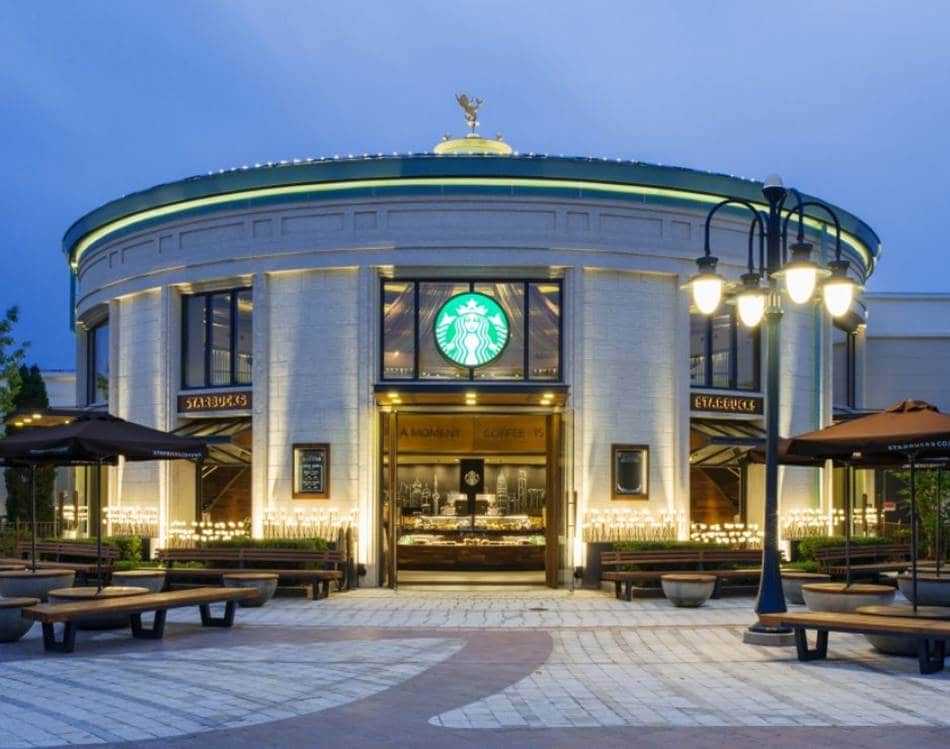 중국 상하이 디지니랜드 플래그쉽 스토아 Flagship Store at Disneytown in China