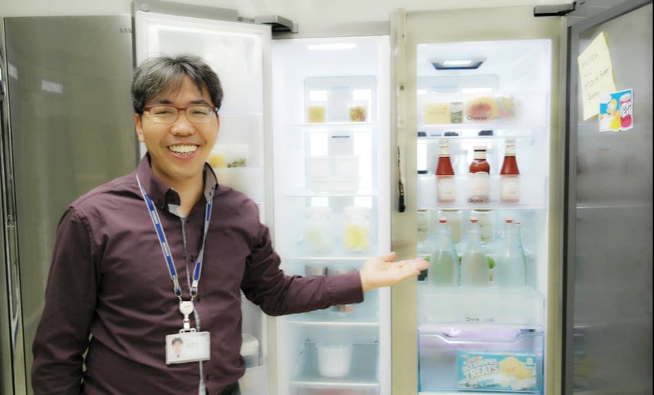 최동순 푸드쇼케이스앞에서