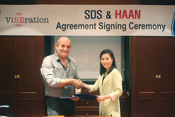 한경희생활과학(현 미래사이언스)의 미국 탄산수 제조업체 SDS 투자 계약 장면