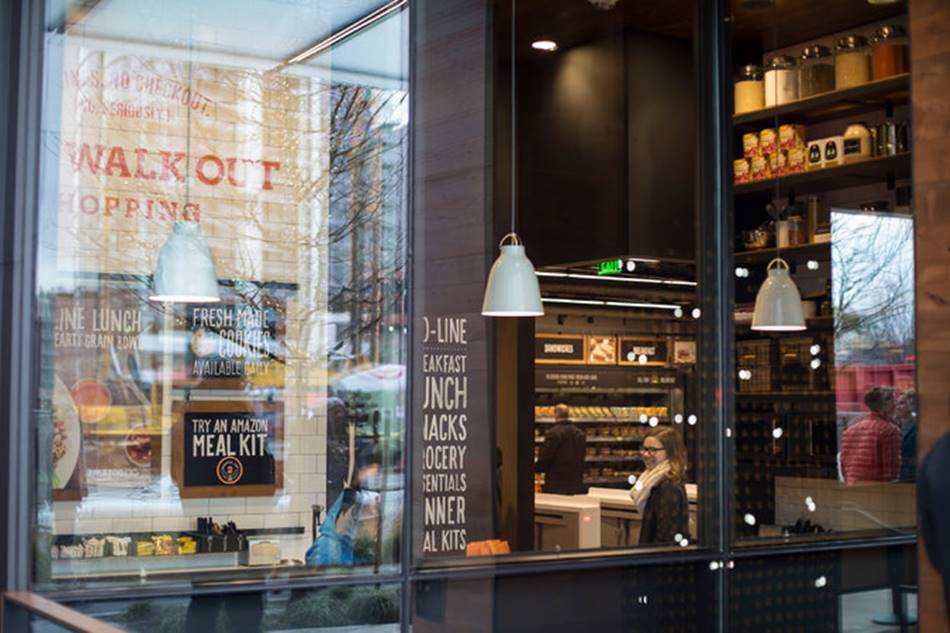 아마존 고 외부 인테리어 Amazon Go exterior of Amazo Go Grocery store David Ryder for The New York Times