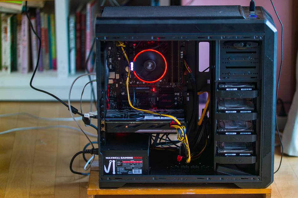 인텔 절반가격으로 만드는 라이젠(Ryzen) 하이엔드 PC - 라이젠 1700 + Asus Prime B350-plus 그리고 극한의 오버클럭 53 AMD 라이젠(Ryzen) 1700 + Asus Prime B350-plus+삼성 16GB 구성 본체 모습