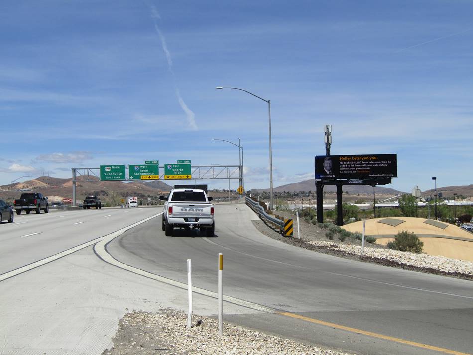 크라우드 펀딩으로 광고를 만들다 - 개인 프라이버시 옹호 단체인 Fight for the Future의 빌보드 광고 46 연방통신위원회(FCC)의 개인정보 보호 규정 시행을 막은 미 공화당의원 Dean Heller 비판 빌보드 광고