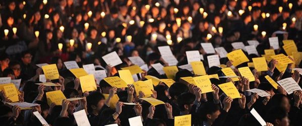 세월호관련 기사에 댓글을 단 문대통령 - 세월호 미수습자들이 모두 가족 품으로 돌아오길 기원합니다 2