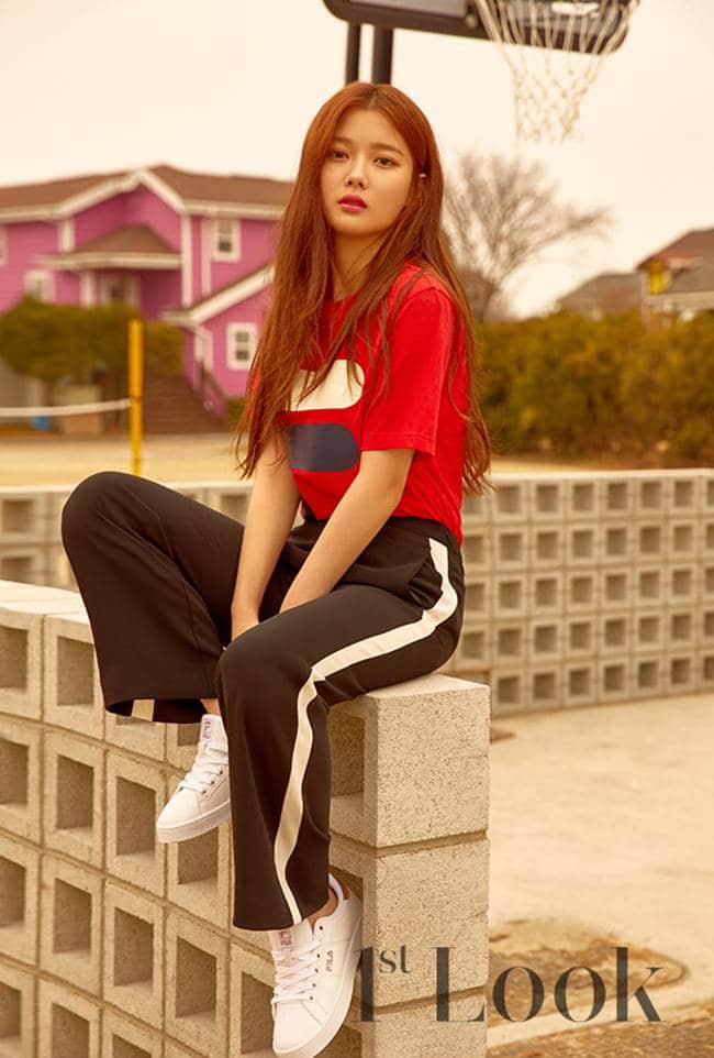 F자 로고가 크게 강조돼 ‘ㅋㅋㅋ’ 티셔츠로 불리는 휠라 헤리티지 티셔츠