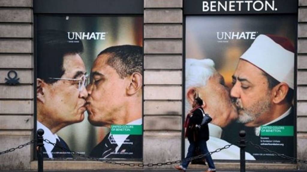 베네통 논쟁 광고 2011년 Unhate 캠페인 세계 각구 주요 지도자가 키스하는 모습의 광고로 논란이 됨 face to face